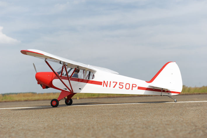 Phoenix Model Super Cub PA-18 30cc Gas/EP ARF 107" - 1:4 - Click Image to Close