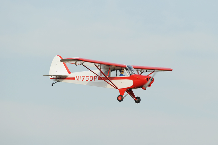 Phoenix Model Super Cub PA-18 30cc Gas/EP ARF 107" - 1:4 - Click Image to Close