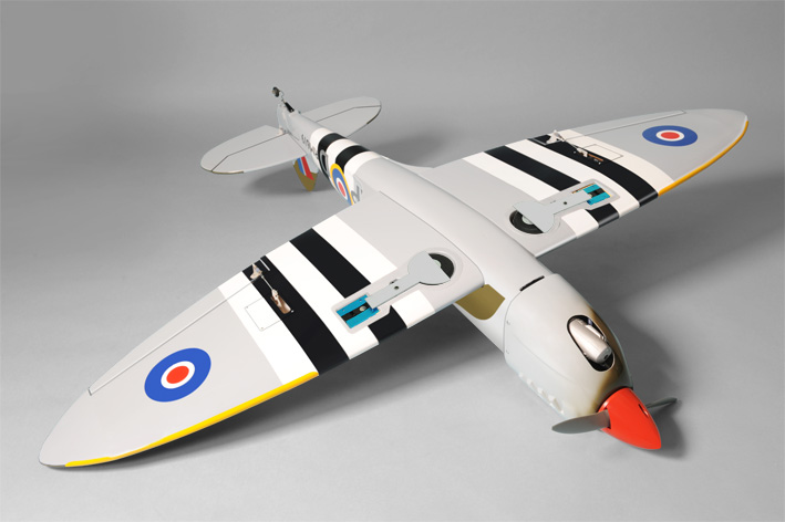 Phoenix Model Spitfire .91/15CC GP/Gas/EP ARF 61" - 1:7 1/4 - Click Image to Close